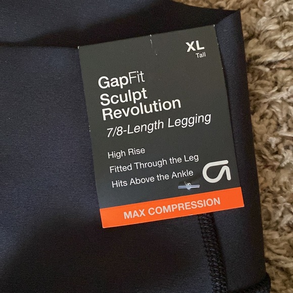 Gap Fit Sculpt Revolution Compression Leggings in Black Camo - Picture 4 of 16